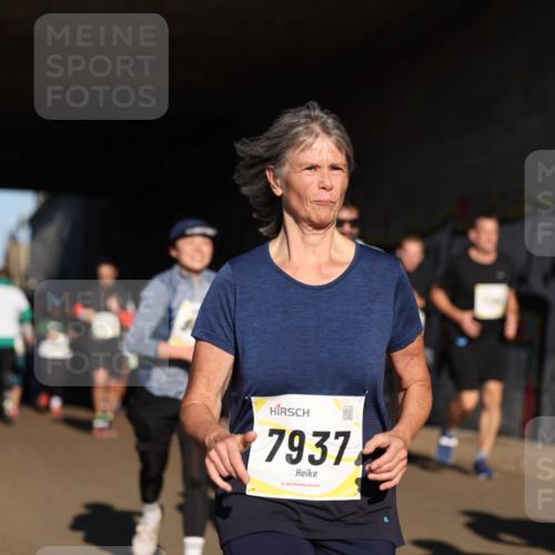 06.10.2024 - 19. swb-Marathon Bremen Michael Strokosch http://msf.ph/oto/7346149 06.10.2024 10:19:43 Laufen 7937, 15 meine-sportfotos.de