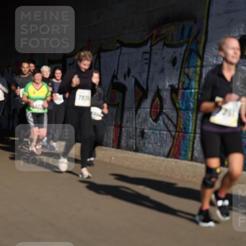 06.10.2024 - 19. swb-Marathon Bremen Michael Strokosch http://msf.ph/oto/7346164 06.10.2024 10:19:46 Laufen 27006, 7834, 251, 9092 meine-sportfotos.de