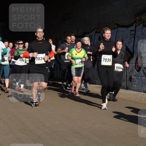 06.10.2024 - 19. swb-Marathon Bremen Michael Strokosch http://msf.ph/oto/7346166 06.10.2024 10:19:47 Laufen 7944, 7694, 8363, 7686, 34, 7834, 7939, 27, 880 meine-sportfotos.de
