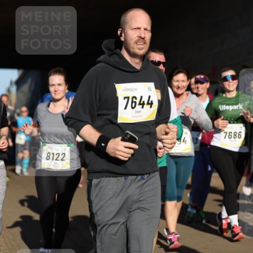 06.10.2024 - 19. swb-Marathon Bremen Michael Strokosch http://msf.ph/oto/7346177 06.10.2024 10:19:50 Laufen 9015, 8122, 7644, 8, 7686, 94, 3 meine-sportfotos.de
