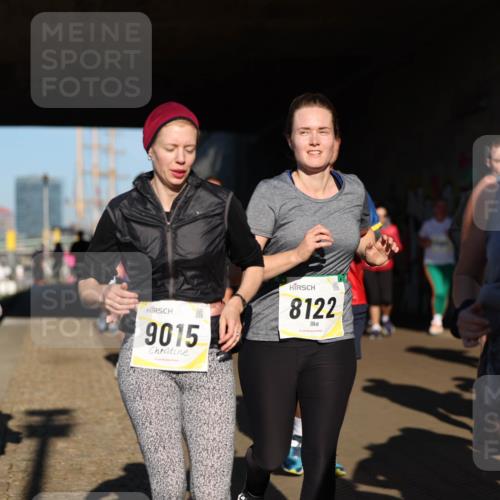 06.10.2024 - 19. swb-Marathon Bremen Michael Strokosch http://msf.ph/oto/7346179 06.10.2024 10:19:50 Laufen 9015, 8122, 79 meine-sportfotos.de