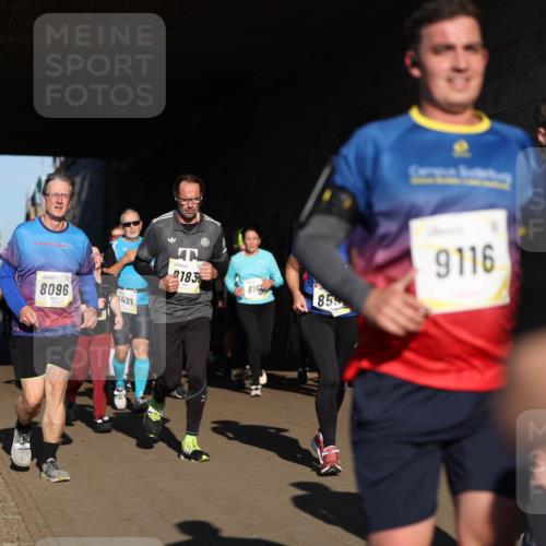 06.10.2024 - 19. swb-Marathon Bremen Michael Strokosch http://msf.ph/oto/7346187 06.10.2024 10:19:52 Laufen 8999, 8096, 421, 2183, 815, 85, 9116 meine-sportfotos.de