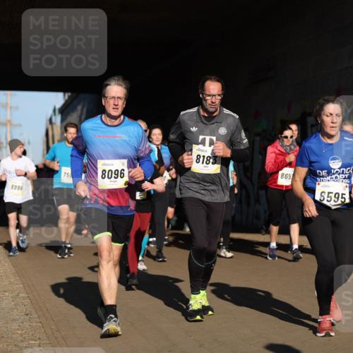 06.10.2024 - 19. swb-Marathon Bremen Michael Strokosch http://msf.ph/oto/7346192 06.10.2024 10:19:53 Laufen 24, 8183, 869, 595, 8999, 750, 8096 meine-sportfotos.de
