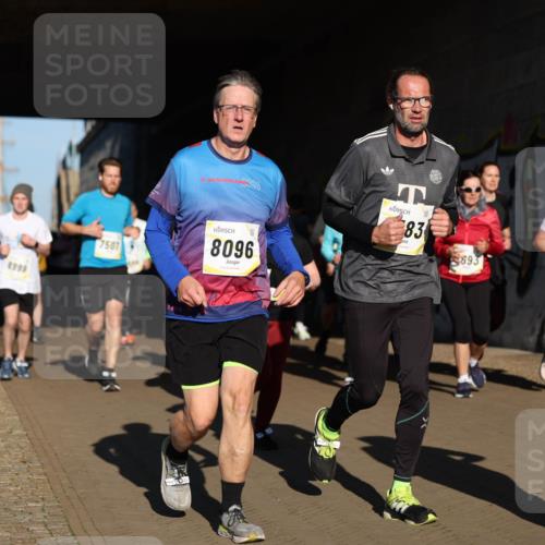 06.10.2024 - 19. swb-Marathon Bremen Michael Strokosch http://msf.ph/oto/7346194 06.10.2024 10:19:53 Laufen 19, 83, 693, 8999, 7507, 8096, 2000, 8595 meine-sportfotos.de