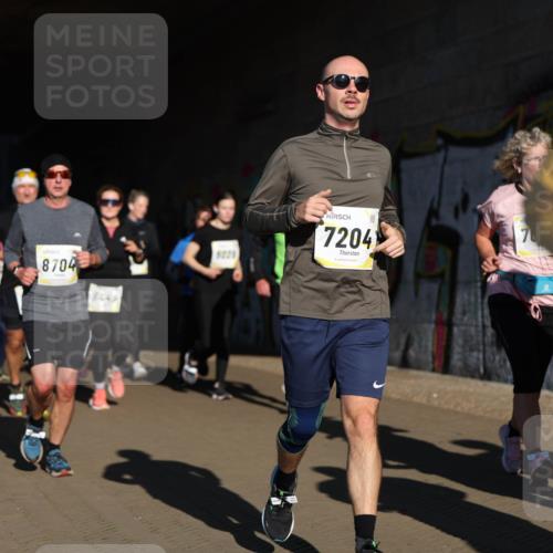 06.10.2024 - 19. swb-Marathon Bremen Michael Strokosch http://msf.ph/oto/7346226 06.10.2024 10:20:00 Laufen 8704, 8449, 7204, 70 meine-sportfotos.de