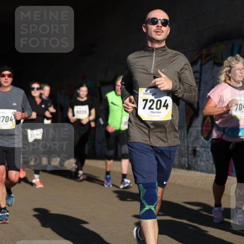 06.10.2024 - 19. swb-Marathon Bremen Michael Strokosch http://msf.ph/oto/7346227 06.10.2024 10:20:00 Laufen 8704, 7204, 7042 meine-sportfotos.de