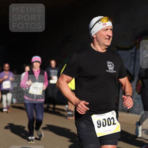 06.10.2024 - 19. swb-Marathon Bremen Michael Strokosch http://msf.ph/oto/7346238 06.10.2024 10:20:03 Laufen 1956, 8, 9002, 8449 meine-sportfotos.de