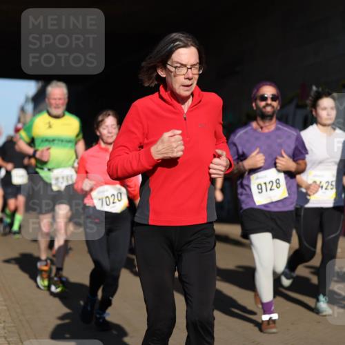 06.10.2024 - 19. swb-Marathon Bremen Michael Strokosch http://msf.ph/oto/7346247 06.10.2024 10:20:07 Laufen 7020, 9128, 425, 9686 meine-sportfotos.de