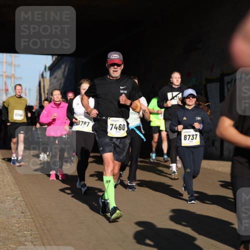 06.10.2024 - 19. swb-Marathon Bremen Michael Strokosch http://msf.ph/oto/7346263 06.10.2024 10:20:10 Laufen 9049, 8787, 431, 7460, 8737, 75, 7420 meine-sportfotos.de