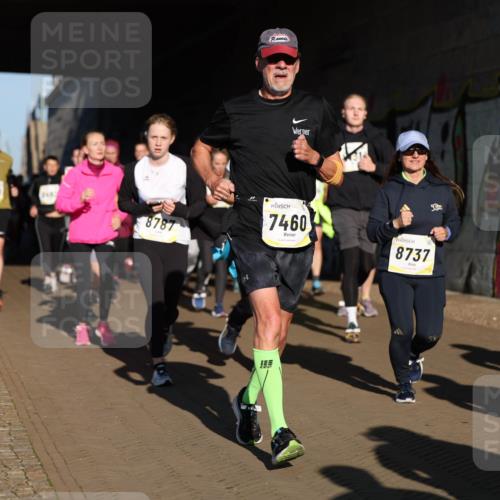 06.10.2024 - 19. swb-Marathon Bremen Michael Strokosch http://msf.ph/oto/7346269 06.10.2024 10:20:10 Laufen 8048, 8787, 7460, 8737 meine-sportfotos.de