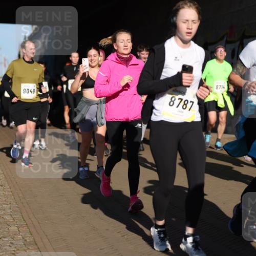 06.10.2024 - 19. swb-Marathon Bremen Michael Strokosch http://msf.ph/oto/7346278 06.10.2024 10:20:12 Laufen 9049, 8787, 8714, 8737 meine-sportfotos.de