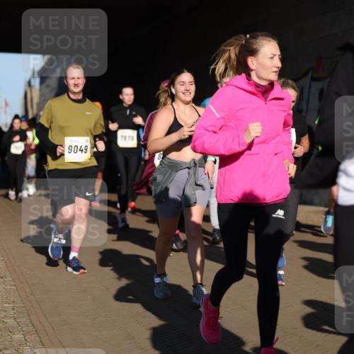06.10.2024 - 19. swb-Marathon Bremen Michael Strokosch http://msf.ph/oto/7346282 06.10.2024 10:20:13 Laufen 9049, 7679, 8787 meine-sportfotos.de