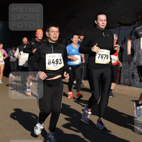 06.10.2024 - 19. swb-Marathon Bremen Michael Strokosch http://msf.ph/oto/7346300 06.10.2024 10:20:15 Laufen 7807, 8493, 7679, 76 meine-sportfotos.de