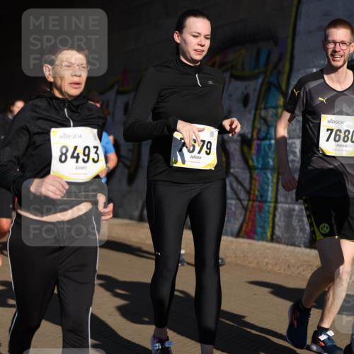 06.10.2024 - 19. swb-Marathon Bremen Michael Strokosch http://msf.ph/oto/7346304 06.10.2024 10:20:16 Laufen 75, 8493, 579, 7680 meine-sportfotos.de