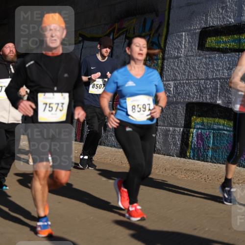 06.10.2024 - 19. swb-Marathon Bremen Michael Strokosch http://msf.ph/oto/7346314 06.10.2024 10:20:17 Laufen 250, 77, 7573, 8507, 8597 meine-sportfotos.de