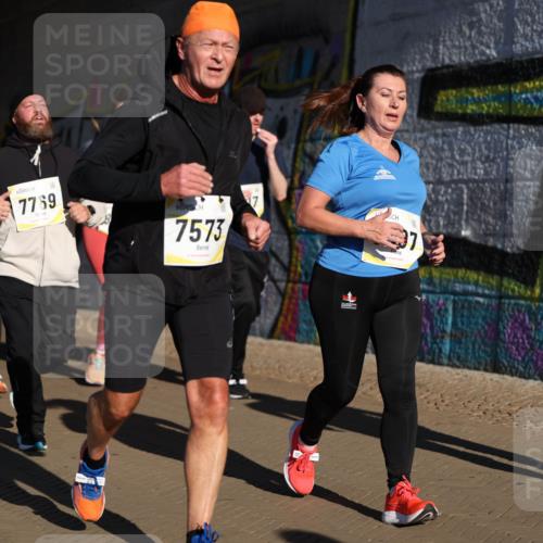 06.10.2024 - 19. swb-Marathon Bremen Michael Strokosch http://msf.ph/oto/7346316 06.10.2024 10:20:18 Laufen 7769, 7573, 710 meine-sportfotos.de