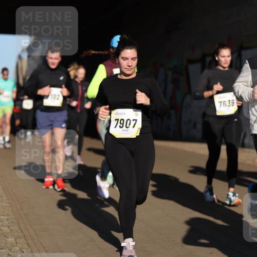 06.10.2024 - 19. swb-Marathon Bremen Michael Strokosch http://msf.ph/oto/7346320 06.10.2024 10:20:18 Laufen 102, 7907, 7639, 7769, 940 meine-sportfotos.de