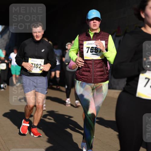 06.10.2024 - 19. swb-Marathon Bremen Michael Strokosch http://msf.ph/oto/7346328 06.10.2024 10:20:20 Laufen 102, 7667, 7901 meine-sportfotos.de