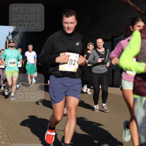 06.10.2024 - 19. swb-Marathon Bremen Michael Strokosch http://msf.ph/oto/7346332 06.10.2024 10:20:20 Laufen 8588, 02, 21, 20, 9074, 7667 meine-sportfotos.de