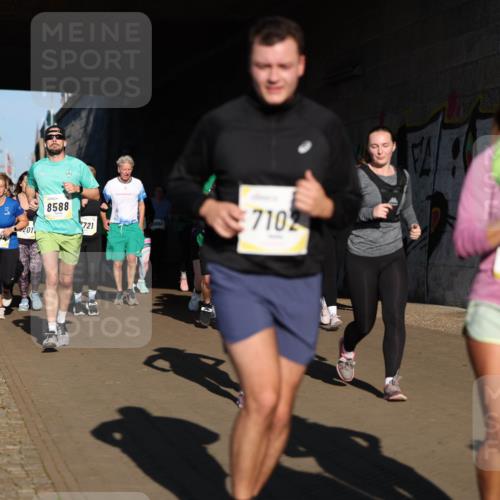06.10.2024 - 19. swb-Marathon Bremen Michael Strokosch http://msf.ph/oto/7346334 06.10.2024 10:20:20 Laufen 9074, 201, 8588, 7102, 721 meine-sportfotos.de