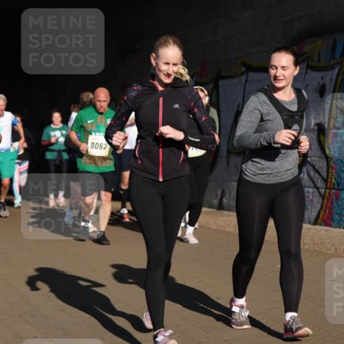 06.10.2024 - 19. swb-Marathon Bremen Michael Strokosch http://msf.ph/oto/7346341 06.10.2024 10:20:22 Laufen 01, 8588, 9062 meine-sportfotos.de