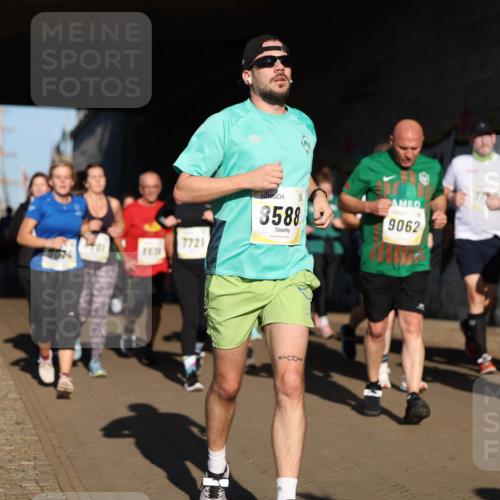 06.10.2024 - 19. swb-Marathon Bremen Michael Strokosch http://msf.ph/oto/7346346 06.10.2024 10:20:23 Laufen 713, 7721, 3588, 9062, 768 meine-sportfotos.de