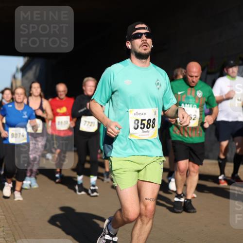 06.10.2024 - 19. swb-Marathon Bremen Michael Strokosch http://msf.ph/oto/7346348 06.10.2024 10:20:23 Laufen 5, 9074, 7721, 8588, 62 meine-sportfotos.de