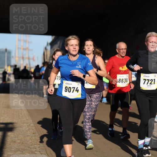 06.10.2024 - 19. swb-Marathon Bremen Michael Strokosch http://msf.ph/oto/7346358 06.10.2024 10:20:25 Laufen 19, 9074, 8638, 7721, 2 meine-sportfotos.de