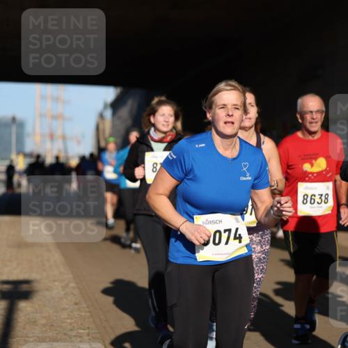 06.10.2024 - 19. swb-Marathon Bremen Michael Strokosch http://msf.ph/oto/7346362 06.10.2024 10:20:25 Laufen 8, 074, 8638, 7721 meine-sportfotos.de