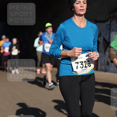 06.10.2024 - 19. swb-Marathon Bremen Michael Strokosch http://msf.ph/oto/7346380 06.10.2024 10:20:30 Laufen 7326, 8393 meine-sportfotos.de