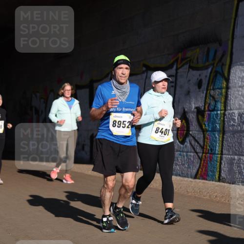 06.10.2024 - 19. swb-Marathon Bremen Michael Strokosch http://msf.ph/oto/7346383 06.10.2024 10:20:31 Laufen 716, 8378, 8952, 8401 meine-sportfotos.de