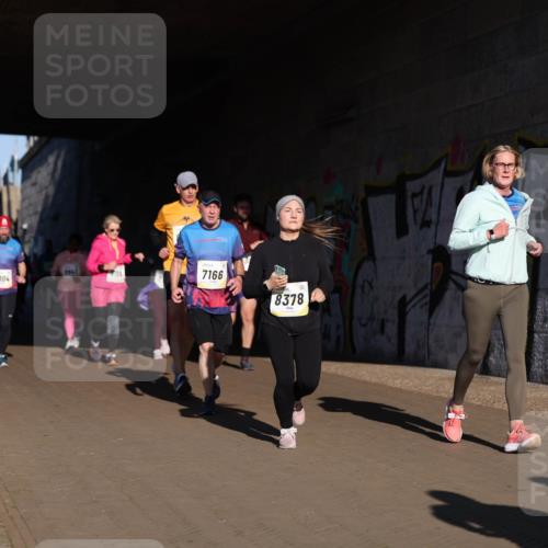06.10.2024 - 19. swb-Marathon Bremen Michael Strokosch http://msf.ph/oto/7346388 06.10.2024 10:20:32 Laufen 7904, 1967, 7166, 8378 meine-sportfotos.de