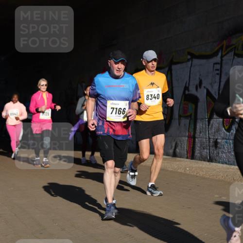 06.10.2024 - 19. swb-Marathon Bremen Michael Strokosch http://msf.ph/oto/7346393 06.10.2024 10:20:34 Laufen 675, 7904, 8547, 5129, 11, 2024, 8340, 7166, 8378 meine-sportfotos.de
