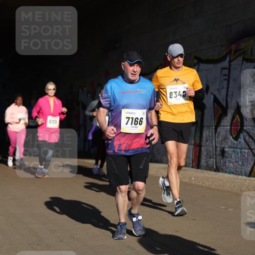 06.10.2024 - 19. swb-Marathon Bremen Michael Strokosch http://msf.ph/oto/7346394 06.10.2024 10:20:34 Laufen 8675, 7904, 129, 2024, 19, 2024, 7166, 8340 meine-sportfotos.de