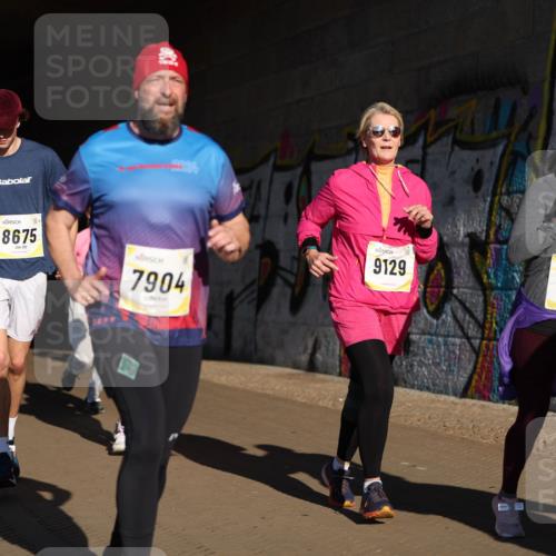 06.10.2024 - 19. swb-Marathon Bremen Michael Strokosch http://msf.ph/oto/7346405 06.10.2024 10:20:37 Laufen 8675, 7904, 9129, 8811 meine-sportfotos.de