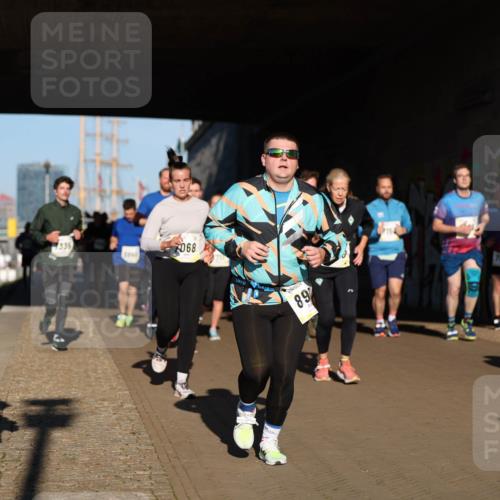 06.10.2024 - 19. swb-Marathon Bremen Michael Strokosch http://msf.ph/oto/7346417 06.10.2024 10:20:40 Laufen 7335, 068, 89, 7994 meine-sportfotos.de