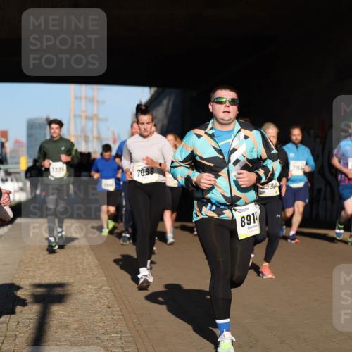06.10.2024 - 19. swb-Marathon Bremen Michael Strokosch http://msf.ph/oto/7346419 06.10.2024 10:20:40 Laufen 891, 536 meine-sportfotos.de