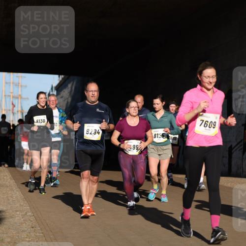 06.10.2024 - 19. swb-Marathon Bremen Michael Strokosch http://msf.ph/oto/7346449 06.10.2024 10:20:49 Laufen 0666, 8130, 93, 8294, 8125, 636, 7609, 7115 meine-sportfotos.de