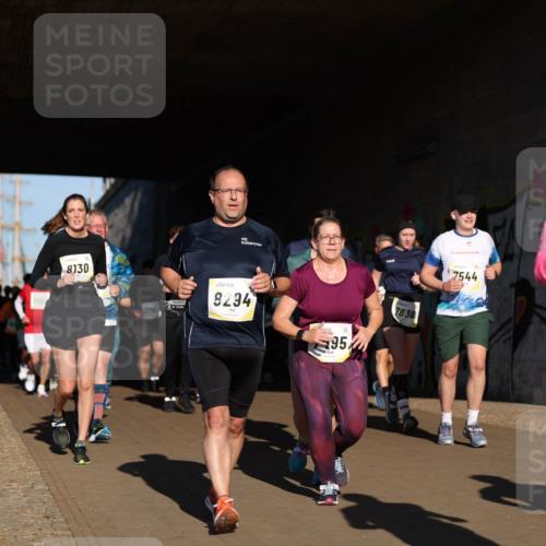 06.10.2024 - 19. swb-Marathon Bremen Michael Strokosch http://msf.ph/oto/7346454 06.10.2024 10:20:50 Laufen 0666, 8130, 8294, 95, 7636, 7544, 7609 meine-sportfotos.de