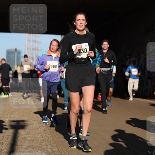 06.10.2024 - 19. swb-Marathon Bremen Michael Strokosch http://msf.ph/oto/7346466 06.10.2024 10:20:52 Laufen 130, 3666, 26 meine-sportfotos.de