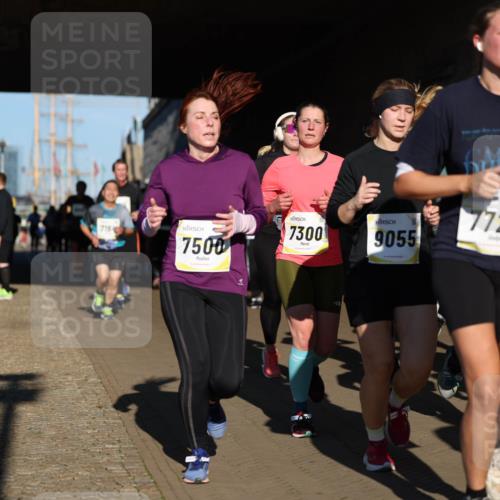 06.10.2024 - 19. swb-Marathon Bremen Michael Strokosch http://msf.ph/oto/7346517 06.10.2024 10:21:02 Laufen 716, 7500, 7300, 9055, 7729, 613, 8906 meine-sportfotos.de