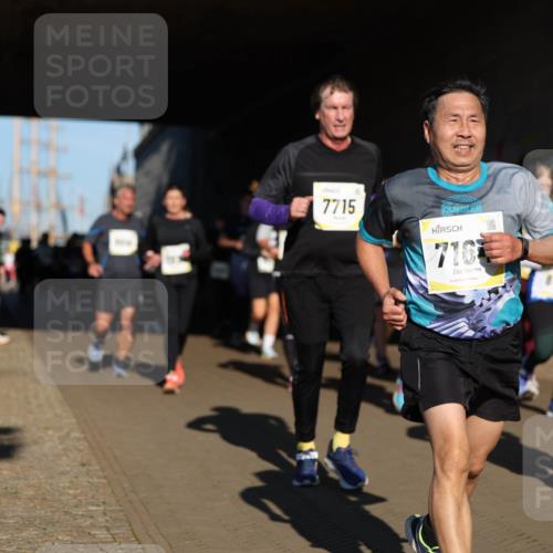 06.10.2024 - 19. swb-Marathon Bremen Michael Strokosch http://msf.ph/oto/7346535 06.10.2024 10:21:06 Laufen 7715, 710, 84481, 7038 meine-sportfotos.de