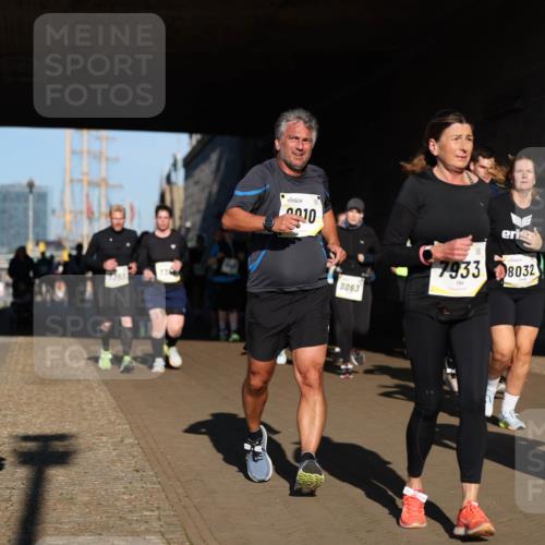 06.10.2024 - 19. swb-Marathon Bremen Michael Strokosch http://msf.ph/oto/7346548 06.10.2024 10:21:09 Laufen 7351, 10, 3063, 7933, 8032, 9876 meine-sportfotos.de