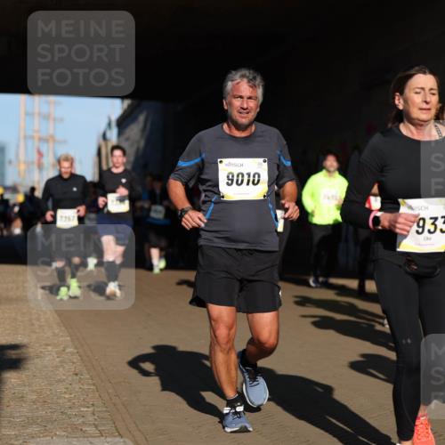 06.10.2024 - 19. swb-Marathon Bremen Michael Strokosch http://msf.ph/oto/7346551 06.10.2024 10:21:10 Laufen 7357, 9010, 933 meine-sportfotos.de