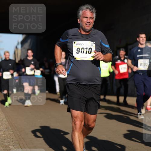 06.10.2024 - 19. swb-Marathon Bremen Michael Strokosch http://msf.ph/oto/7346558 06.10.2024 10:21:11 Laufen 19, 9010, 8102, 9 meine-sportfotos.de