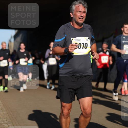 06.10.2024 - 19. swb-Marathon Bremen Michael Strokosch http://msf.ph/oto/7346560 06.10.2024 10:21:11 Laufen 010, 1, 102, 8032 meine-sportfotos.de