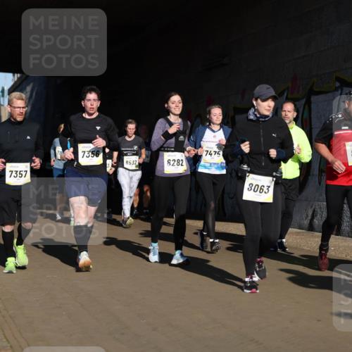 06.10.2024 - 19. swb-Marathon Bremen Michael Strokosch http://msf.ph/oto/7346562 06.10.2024 10:21:12 Laufen 7357, 7356, 8532, 9, 8282, 7475, 8063, 8751 meine-sportfotos.de