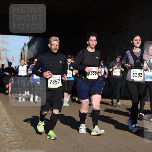 06.10.2024 - 19. swb-Marathon Bremen Michael Strokosch http://msf.ph/oto/7346569 06.10.2024 10:21:13 Laufen 4703, 7357, 417, 356, 8535, 8282, 7475, 8 meine-sportfotos.de