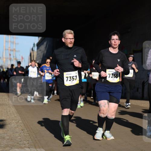 06.10.2024 - 19. swb-Marathon Bremen Michael Strokosch http://msf.ph/oto/7346571 06.10.2024 10:21:13 Laufen 4703, 7624, 7357, 3213, 7356, 8282, 75 meine-sportfotos.de