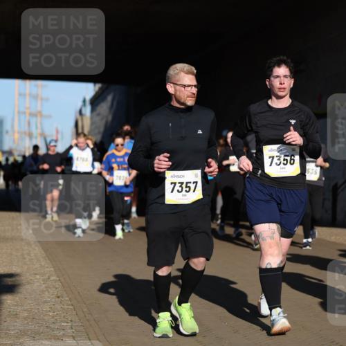 06.10.2024 - 19. swb-Marathon Bremen Michael Strokosch http://msf.ph/oto/7346572 06.10.2024 10:21:14 Laufen 4703, 7626, 7357, 7356, 535, 8282 meine-sportfotos.de